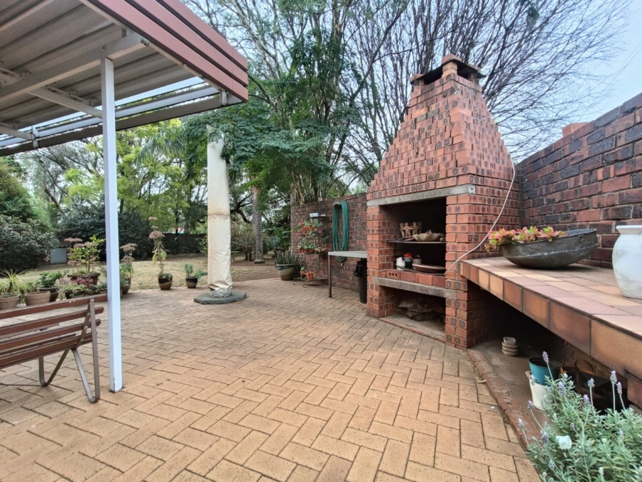3 Bedroom Property for Sale in Wierdapark Gauteng