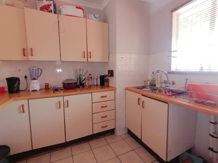 2 Bedroom Property for Sale in Die Hoewes Gauteng