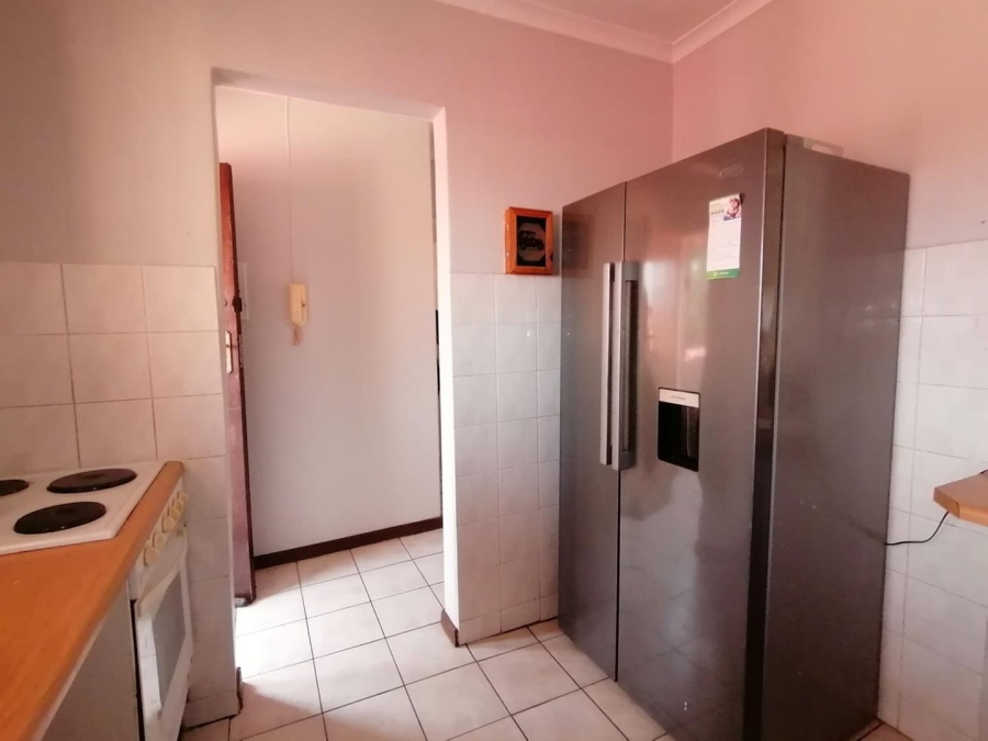 2 Bedroom Property for Sale in Die Hoewes Gauteng