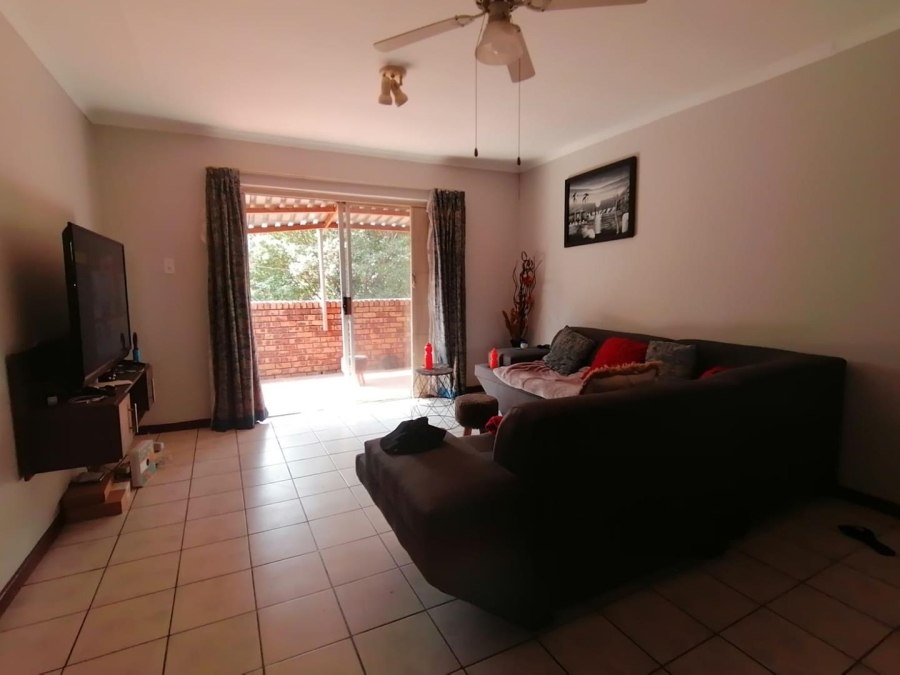 2 Bedroom Property for Sale in Die Hoewes Gauteng