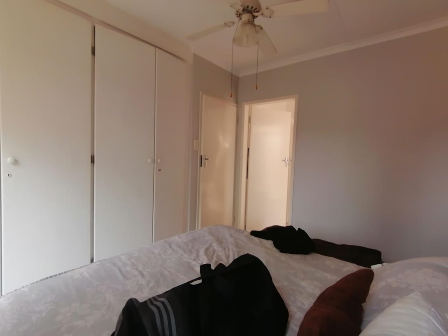 2 Bedroom Property for Sale in Die Hoewes Gauteng