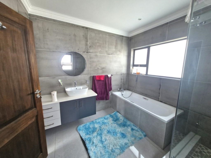 4 Bedroom Property for Sale in Eye of Africa Gauteng