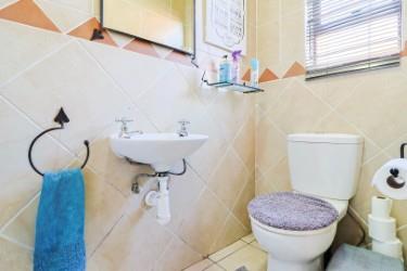 2 Bedroom Property for Sale in Florentia Gauteng