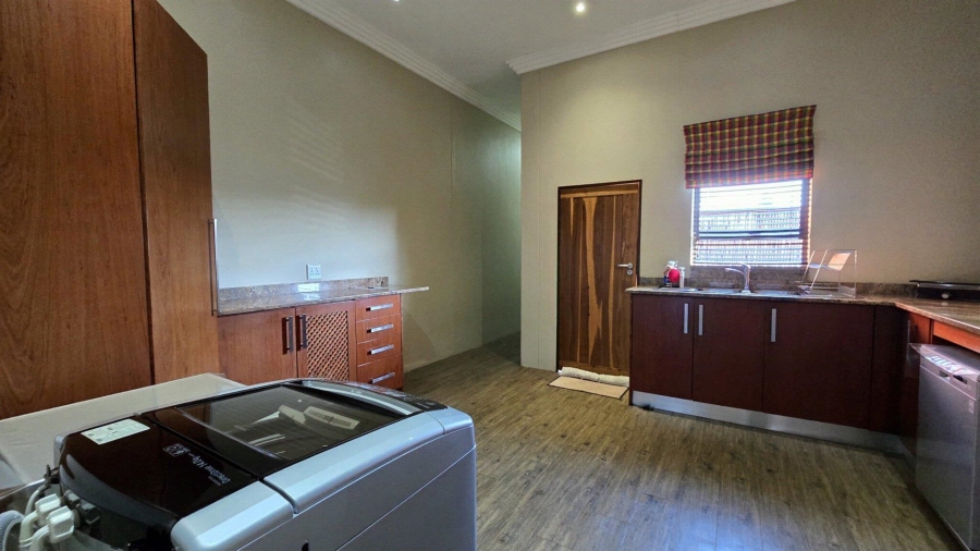 8 Bedroom Property for Sale in Marlbank Gauteng