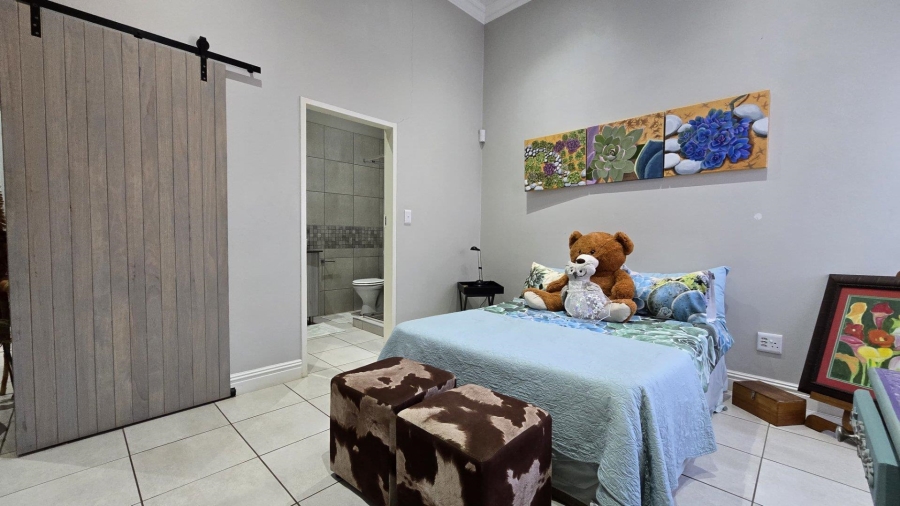 8 Bedroom Property for Sale in Marlbank Gauteng