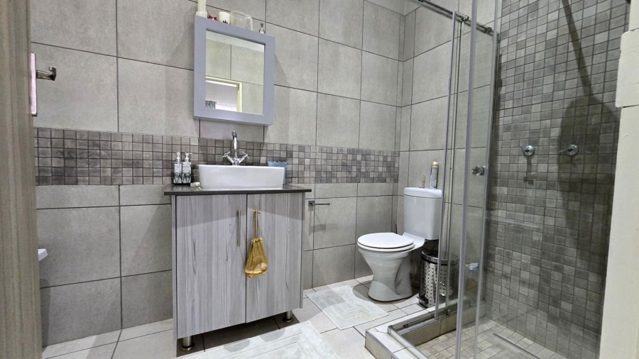 8 Bedroom Property for Sale in Marlbank Gauteng