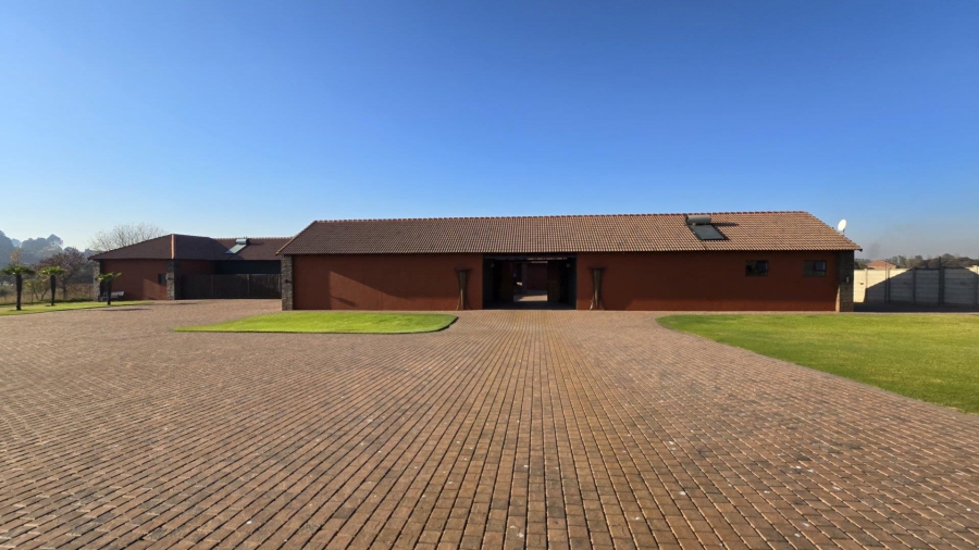 8 Bedroom Property for Sale in Marlbank Gauteng