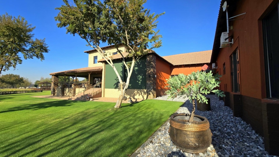 8 Bedroom Property for Sale in Marlbank Gauteng