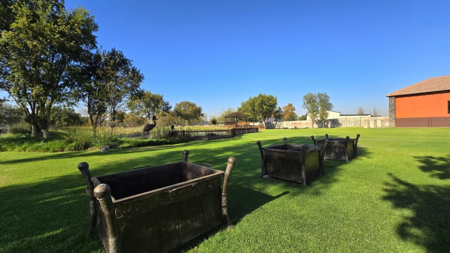 8 Bedroom Property for Sale in Marlbank Gauteng
