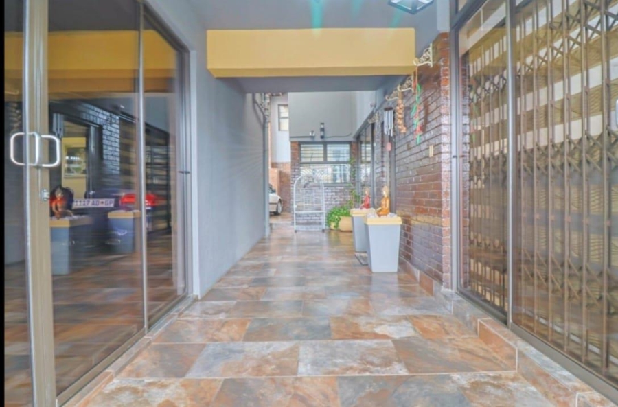 4 Bedroom Property for Sale in Lenasia Gauteng