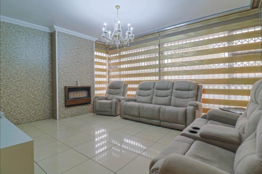 4 Bedroom Property for Sale in Lenasia Gauteng