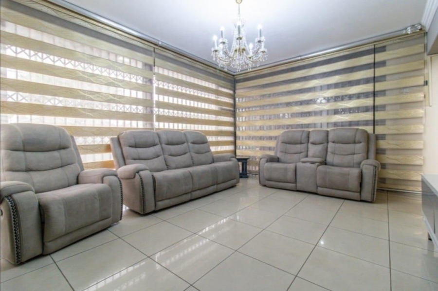 4 Bedroom Property for Sale in Lenasia Gauteng