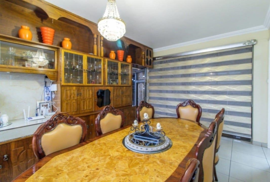 4 Bedroom Property for Sale in Lenasia Gauteng