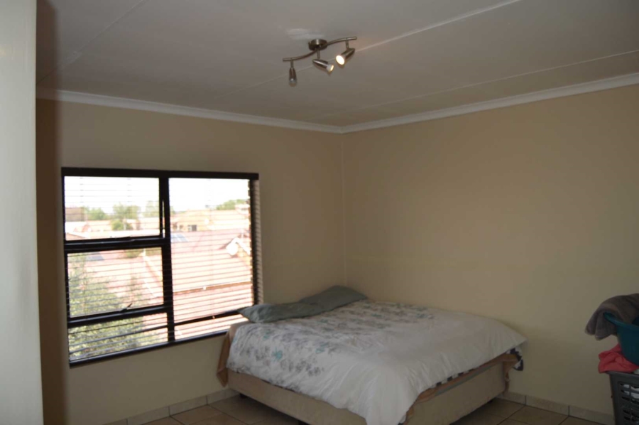 2 Bedroom Property for Sale in New Redruth Gauteng