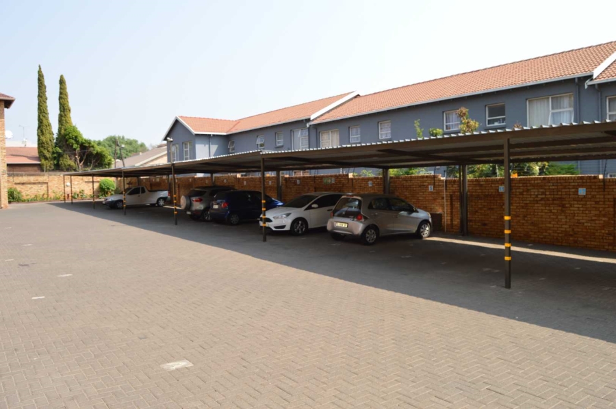 2 Bedroom Property for Sale in New Redruth Gauteng