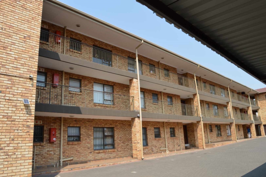 2 Bedroom Property for Sale in New Redruth Gauteng
