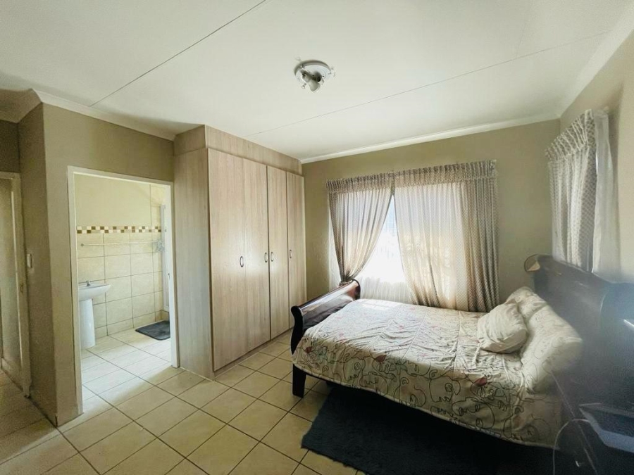 4 Bedroom Property for Sale in Leopard