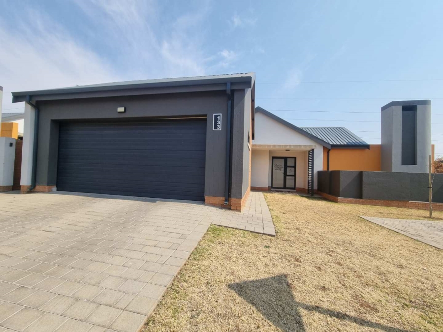 4 Bedroom Property for Sale in Kosmosdal Gauteng