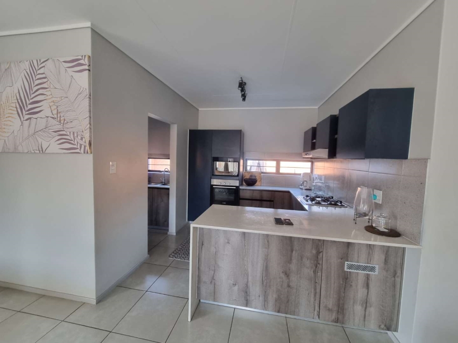 4 Bedroom Property for Sale in Kosmosdal Gauteng