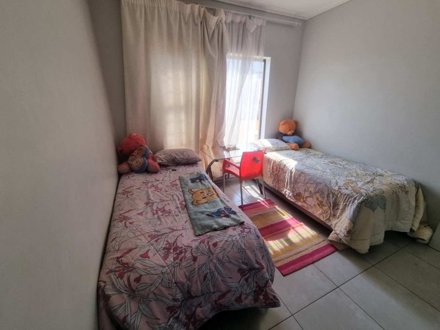 4 Bedroom Property for Sale in Kosmosdal Gauteng