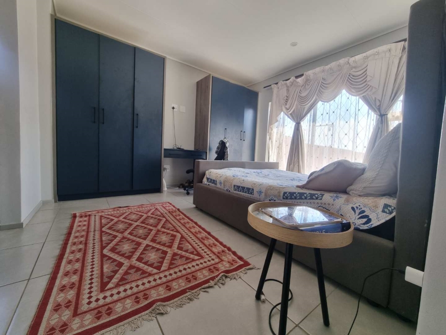 4 Bedroom Property for Sale in Kosmosdal Gauteng