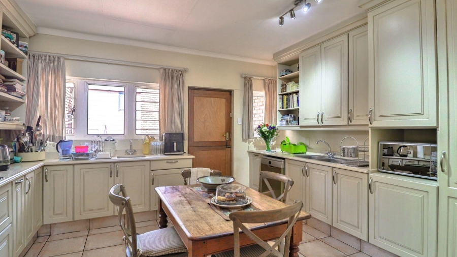 3 Bedroom Property for Sale in Groenkloof Gauteng