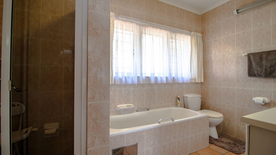 3 Bedroom Property for Sale in Groenkloof Gauteng