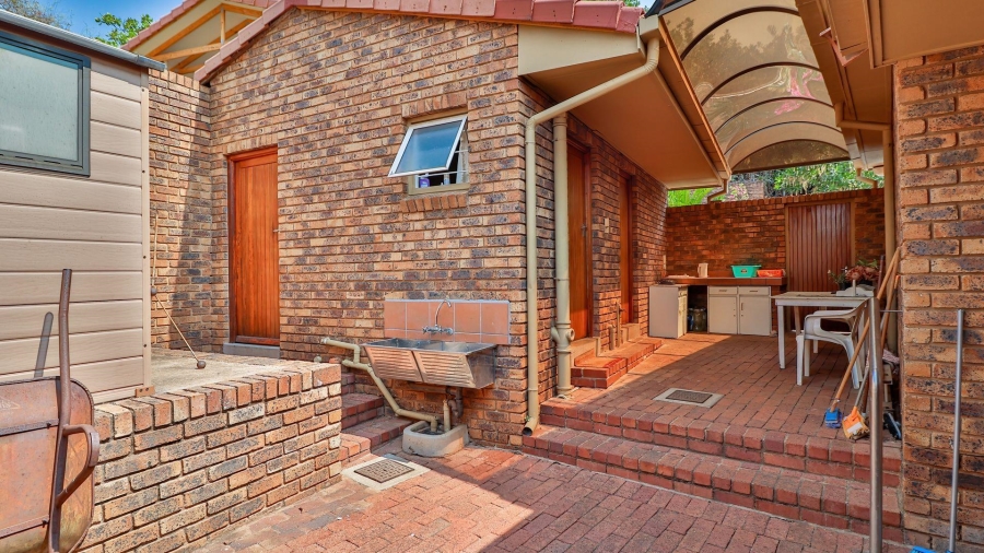3 Bedroom Property for Sale in Groenkloof Gauteng