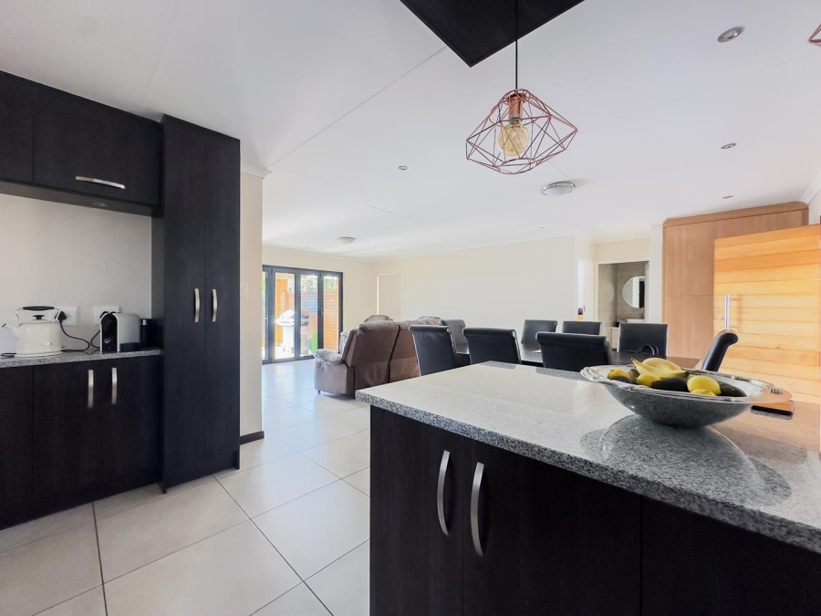 To Let 3 Bedroom Property for Rent in Garsfontein Gauteng