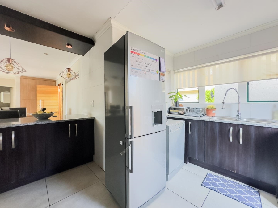 To Let 3 Bedroom Property for Rent in Garsfontein Gauteng