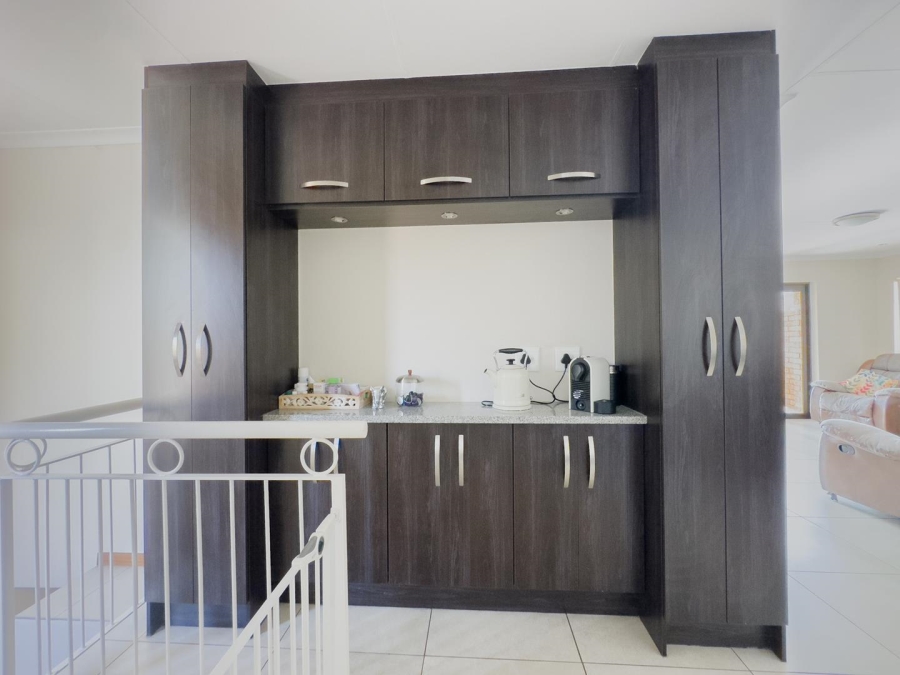 To Let 3 Bedroom Property for Rent in Garsfontein Gauteng