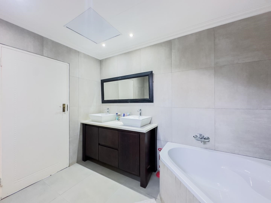 To Let 3 Bedroom Property for Rent in Garsfontein Gauteng