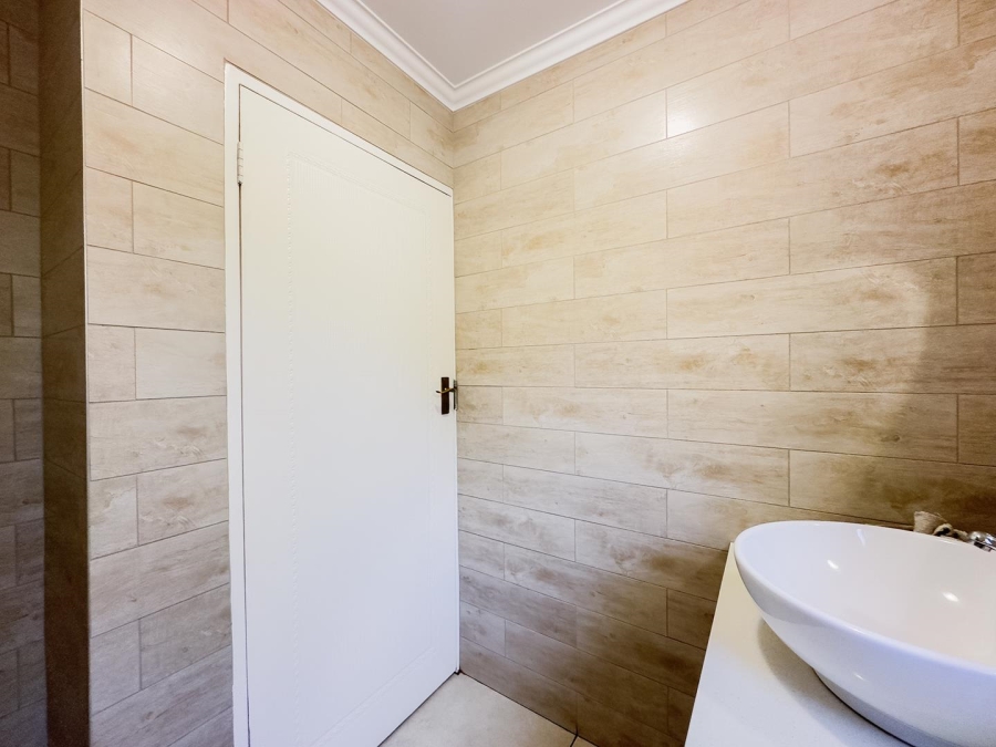 To Let 3 Bedroom Property for Rent in Garsfontein Gauteng