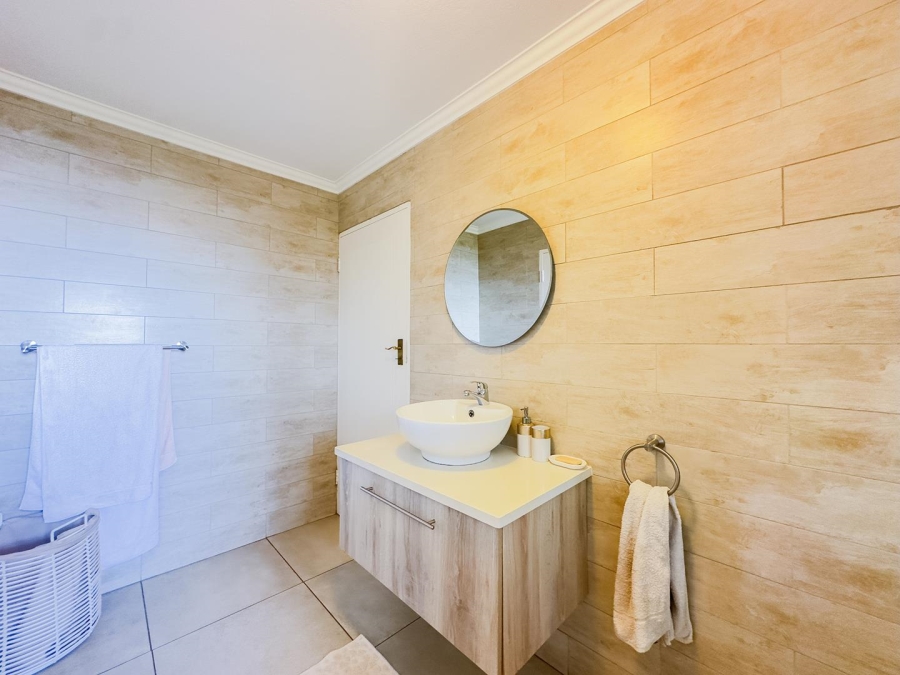 To Let 3 Bedroom Property for Rent in Garsfontein Gauteng