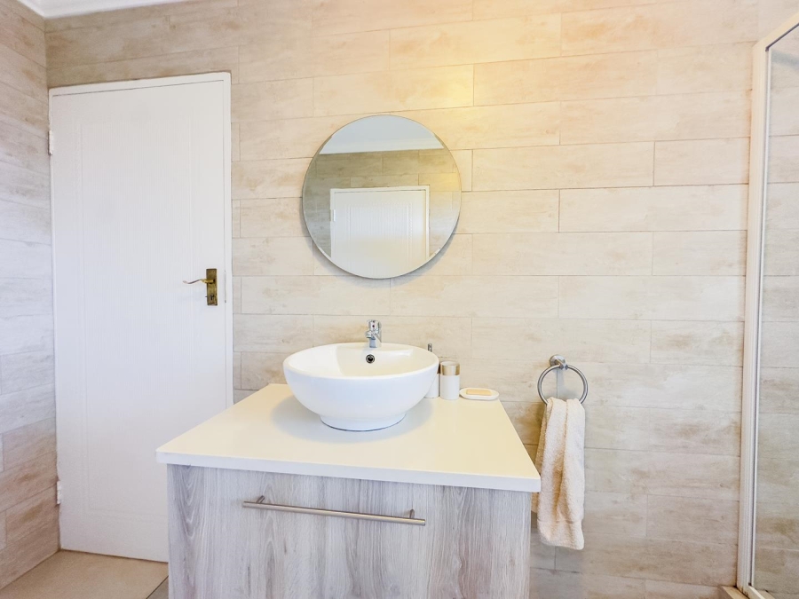 To Let 3 Bedroom Property for Rent in Garsfontein Gauteng