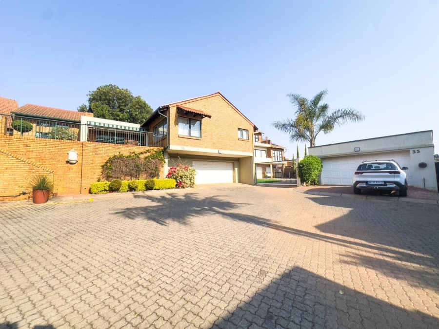 To Let 3 Bedroom Property for Rent in Garsfontein Gauteng