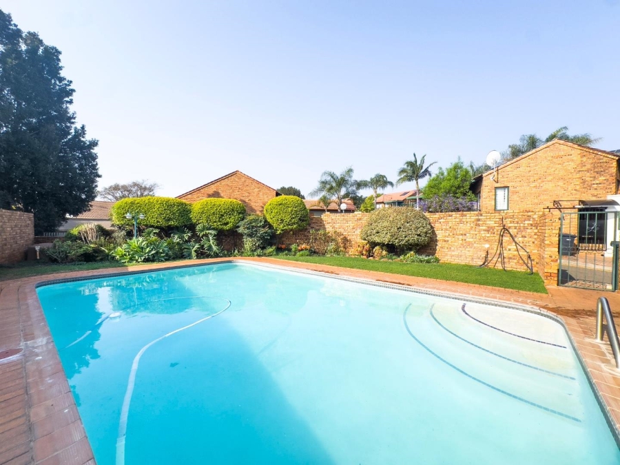 To Let 3 Bedroom Property for Rent in Garsfontein Gauteng