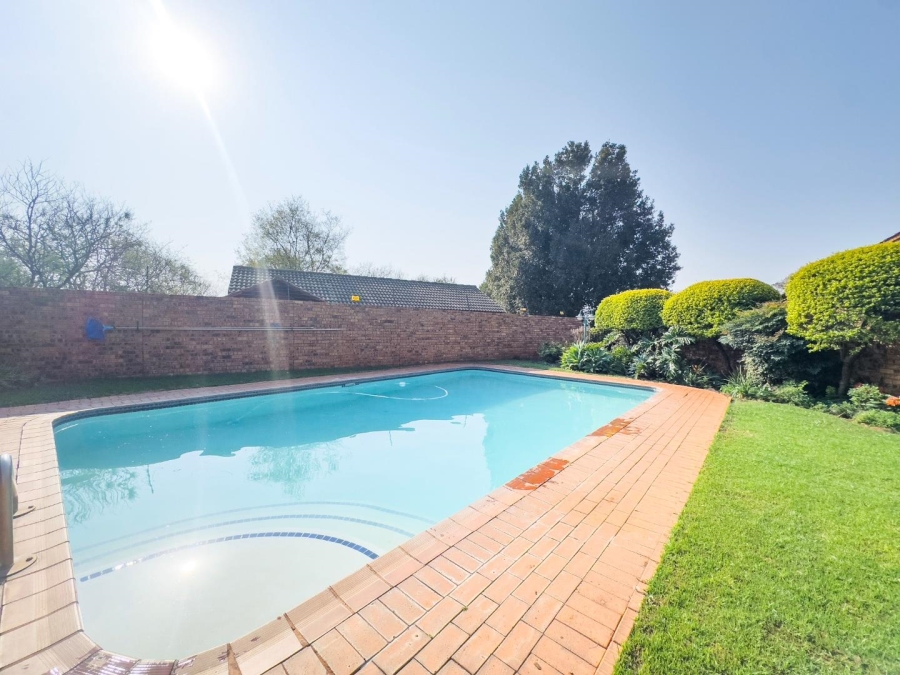 To Let 3 Bedroom Property for Rent in Garsfontein Gauteng