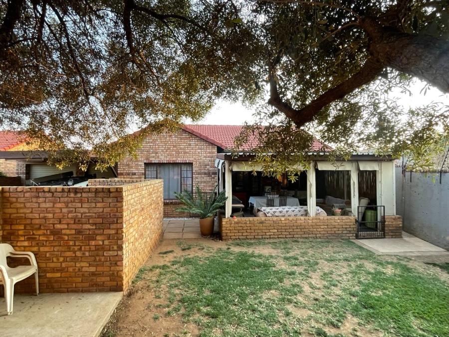 3 Bedroom Property for Sale in Equestria Gauteng