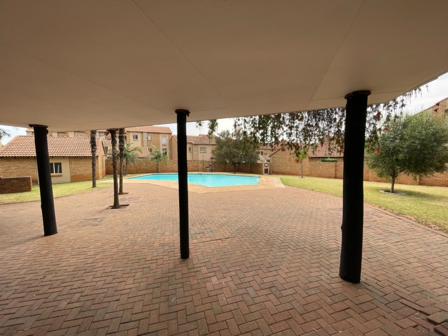 2 Bedroom Property for Sale in Boardwalk Villas Gauteng