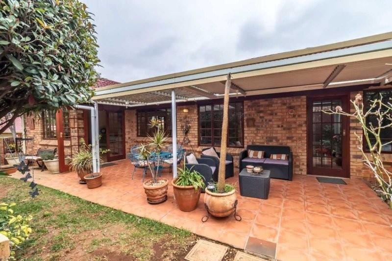To Let 3 Bedroom Property for Rent in Weltevreden Park Gauteng