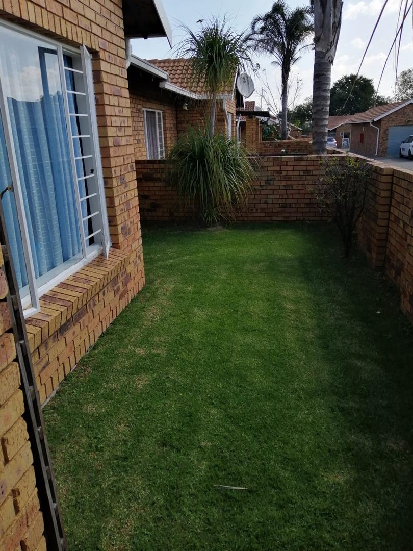To Let 2 Bedroom Property for Rent in Witfield Gauteng