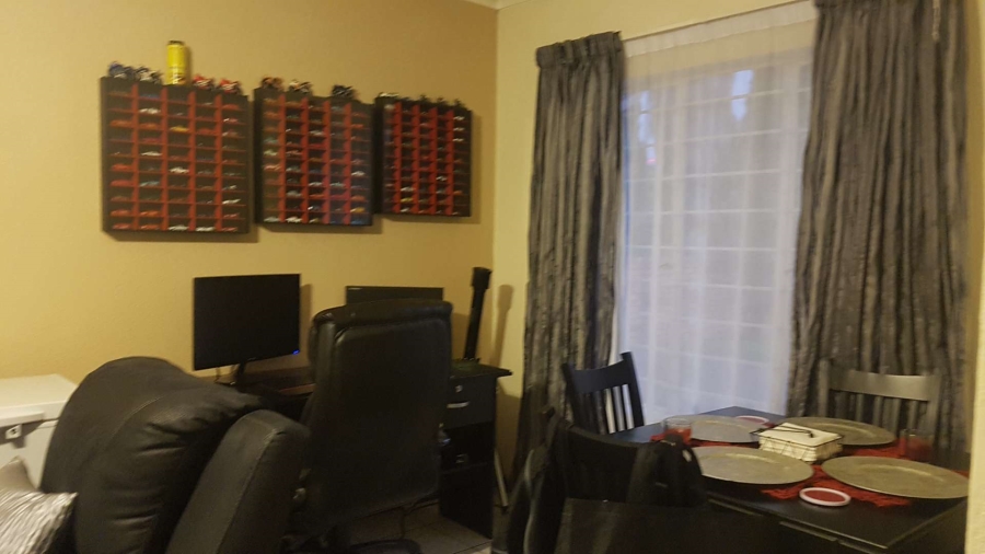 To Let 2 Bedroom Property for Rent in Witfield Gauteng
