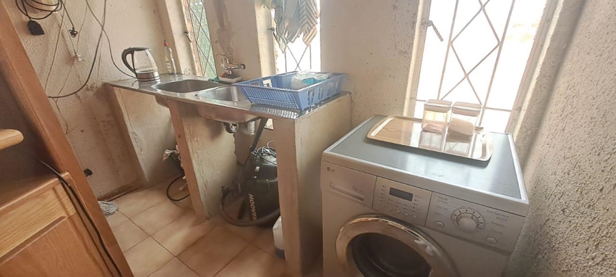 To Let 1 Bedroom Property for Rent in Brackenhurst Gauteng