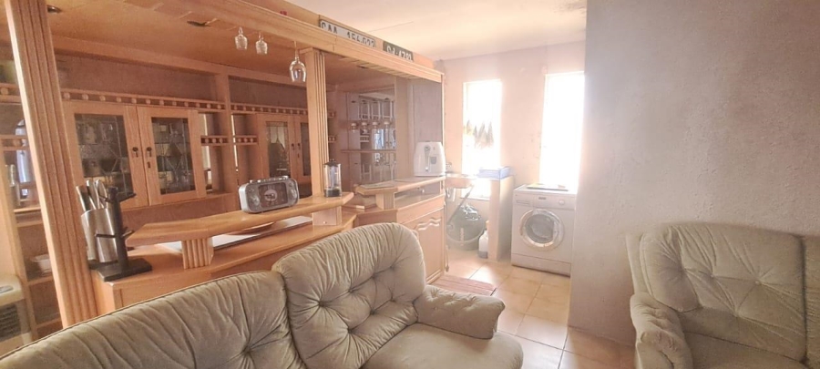 To Let 1 Bedroom Property for Rent in Brackenhurst Gauteng