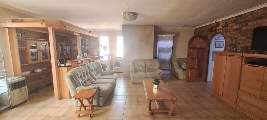 To Let 1 Bedroom Property for Rent in Brackenhurst Gauteng