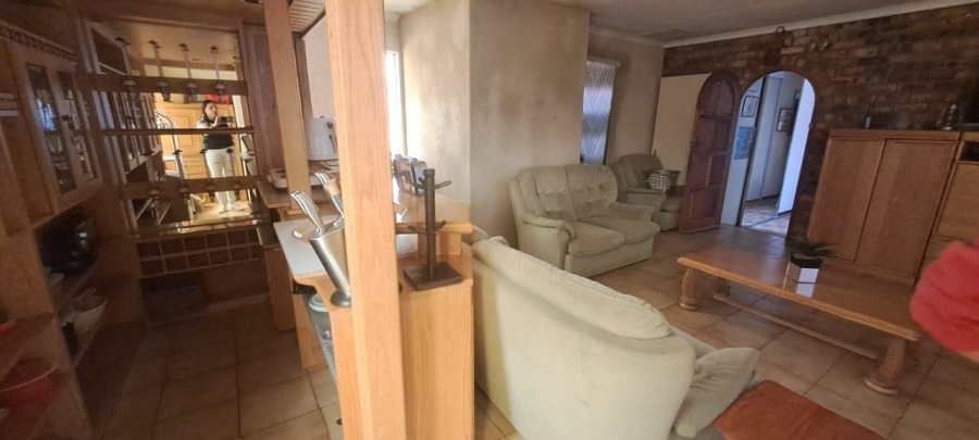 To Let 1 Bedroom Property for Rent in Brackenhurst Gauteng