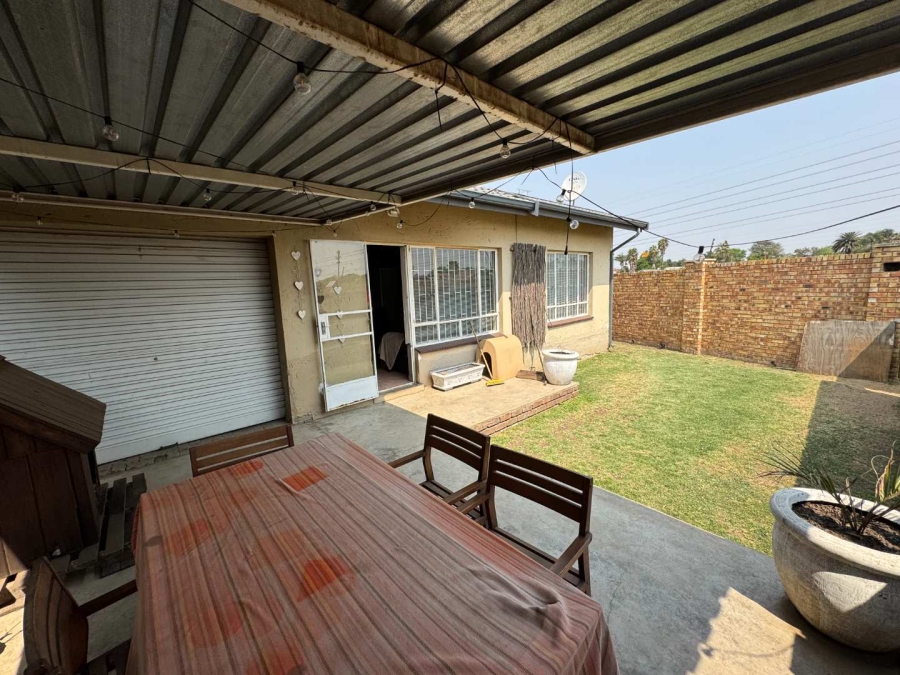 2 Bedroom Property for Sale in Verwoerdpark Gauteng
