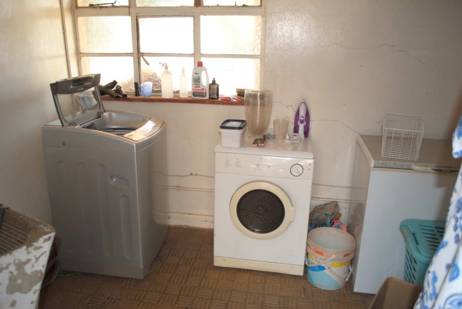6 Bedroom Property for Sale in Eikenhof Gauteng