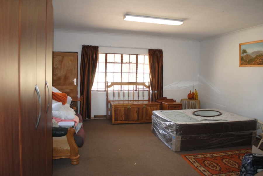 6 Bedroom Property for Sale in Eikenhof Gauteng
